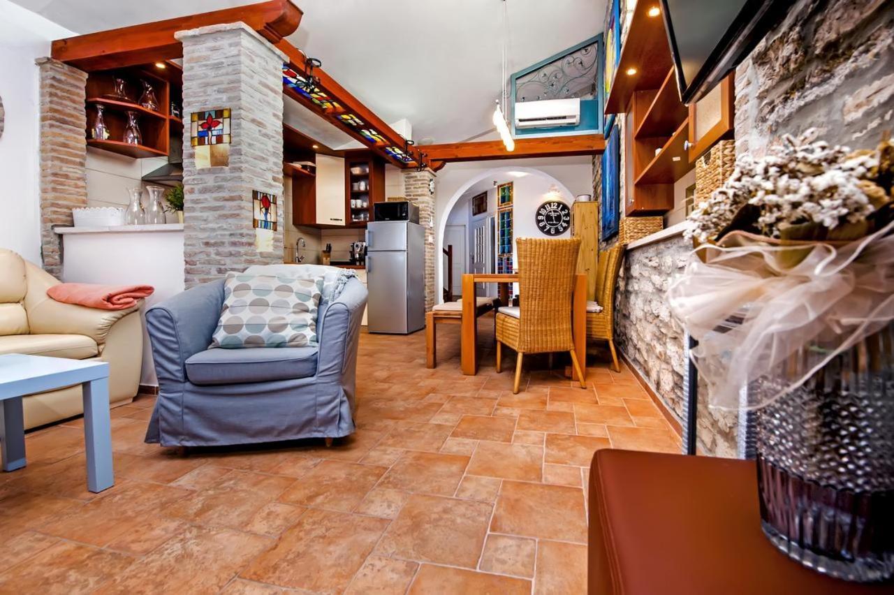 "Art House" Rovinj-Holiday, Holiday Home To Rent Rovinjsko Selo Exterior photo