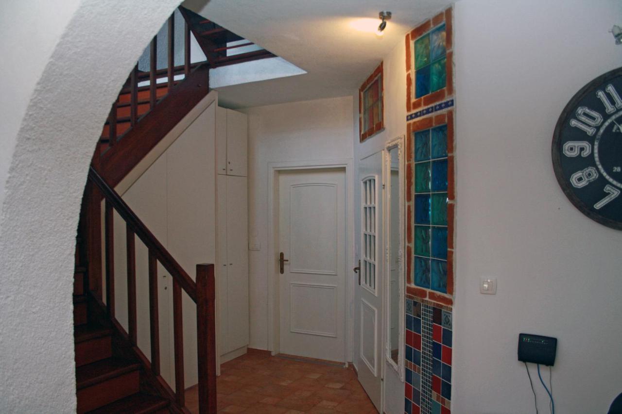 "Art House" Rovinj-Holiday, Holiday Home To Rent Rovinjsko Selo Exterior photo