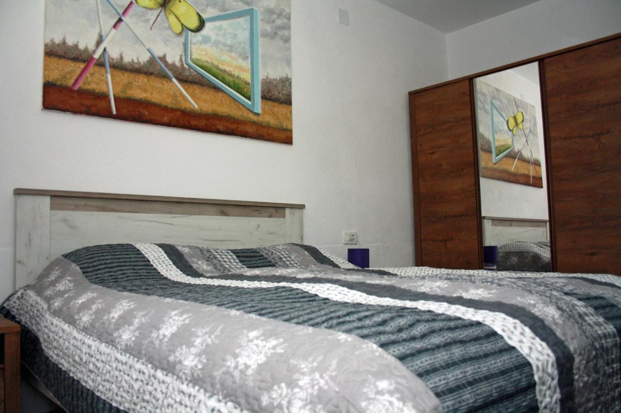 "Art House" Rovinj-Holiday, Holiday Home To Rent Rovinjsko Selo Exterior photo
