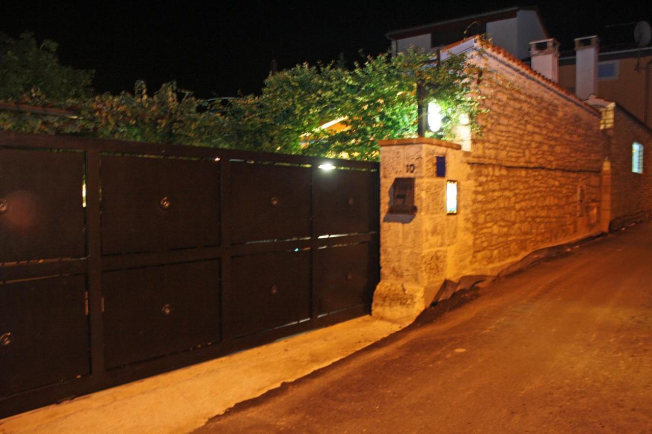 "Art House" Rovinj-Holiday, Holiday Home To Rent Rovinjsko Selo Exterior photo