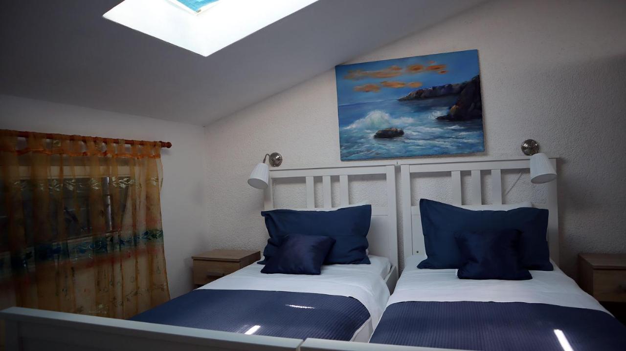 "Art House" Rovinj-Holiday, Holiday Home To Rent Rovinjsko Selo Exterior photo