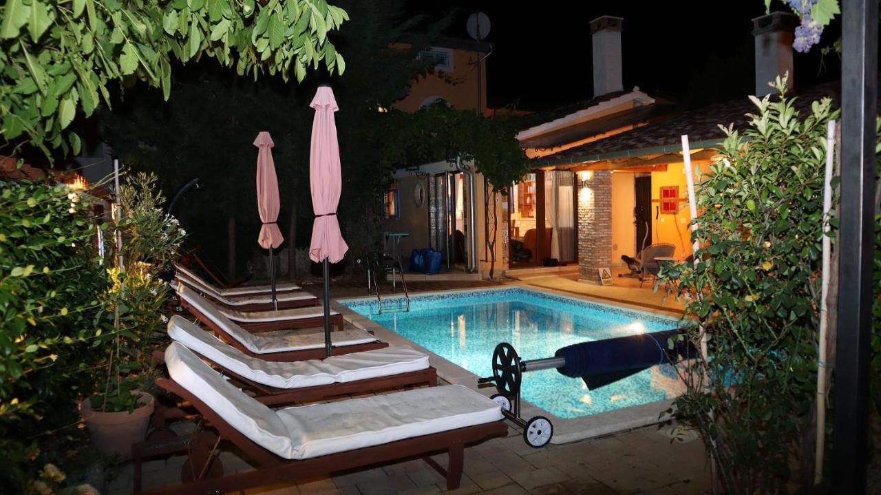 "Art House" Rovinj-Holiday, Holiday Home To Rent Rovinjsko Selo Exterior photo